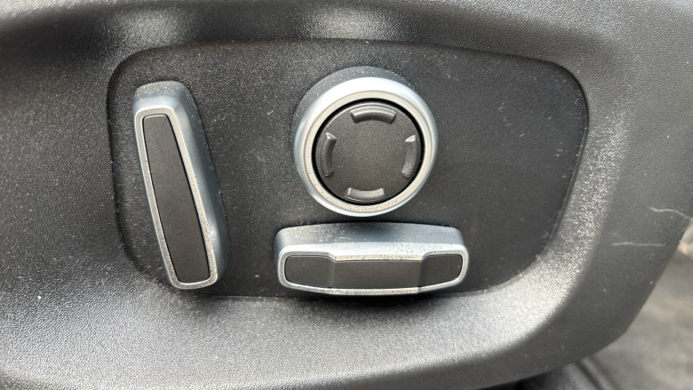 Jaguar E-Pace 2.0 D200 R-Dynamic SE 5dr Auto Diesel Estate